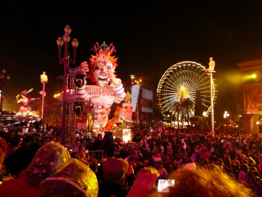 Le carnaval de Nice accueille chaque année des millions de spectateurs.