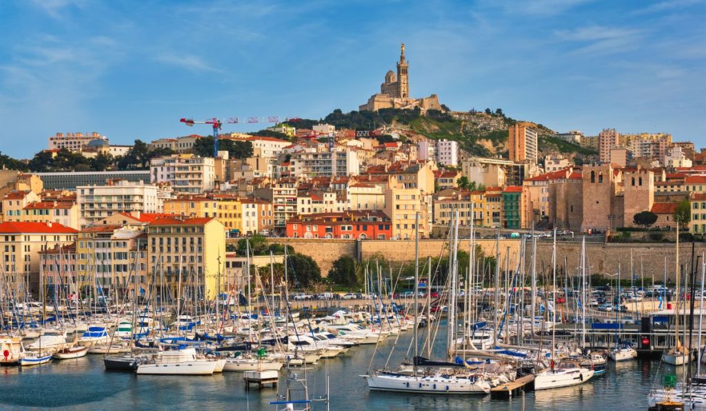 La présence du port de Marseille dans cette région peut être bénéfique pour votre commerce